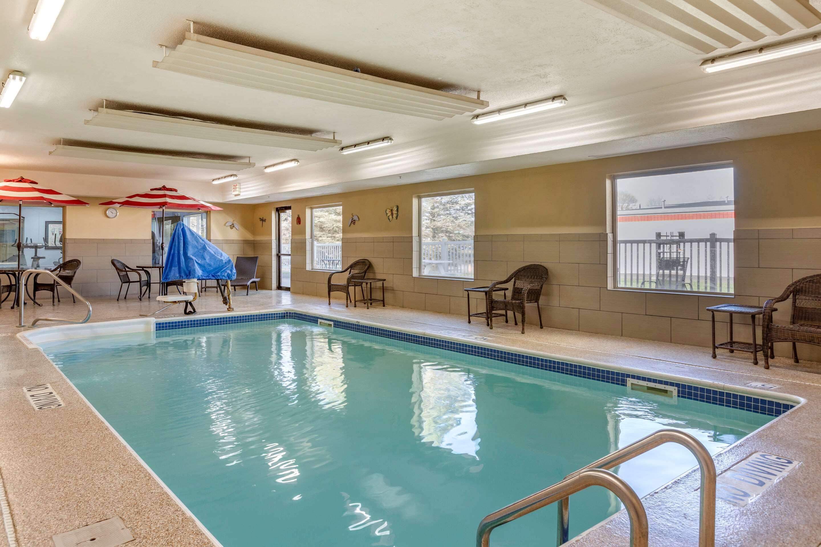 Comfort Inn & Suites Paw Paw Extérieur photo